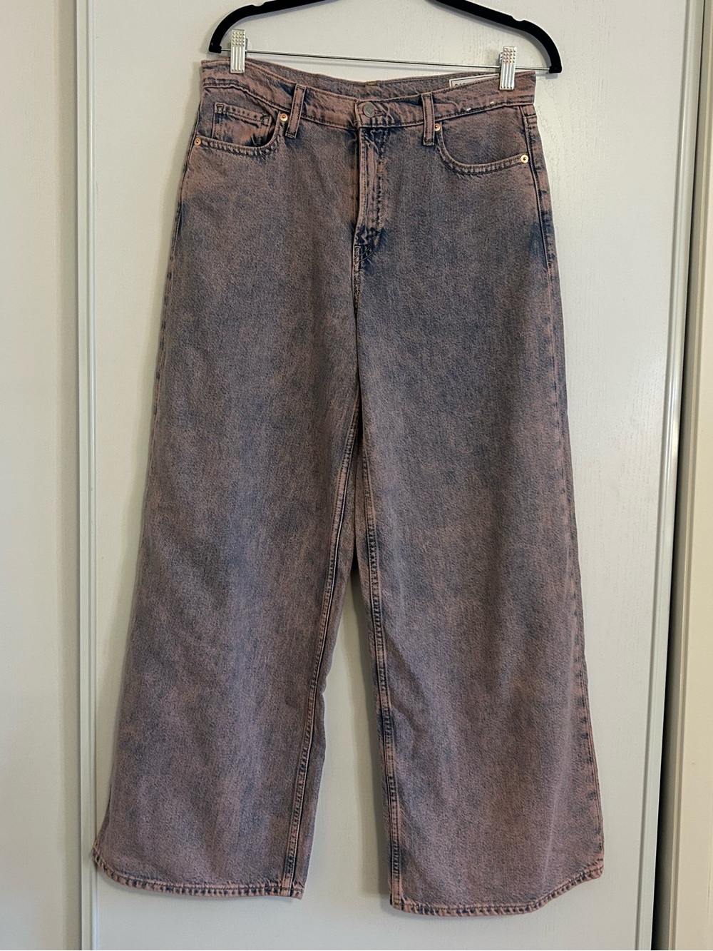 GAP Wide Leg Cropped Mid Rise Jeans in Pink Wash